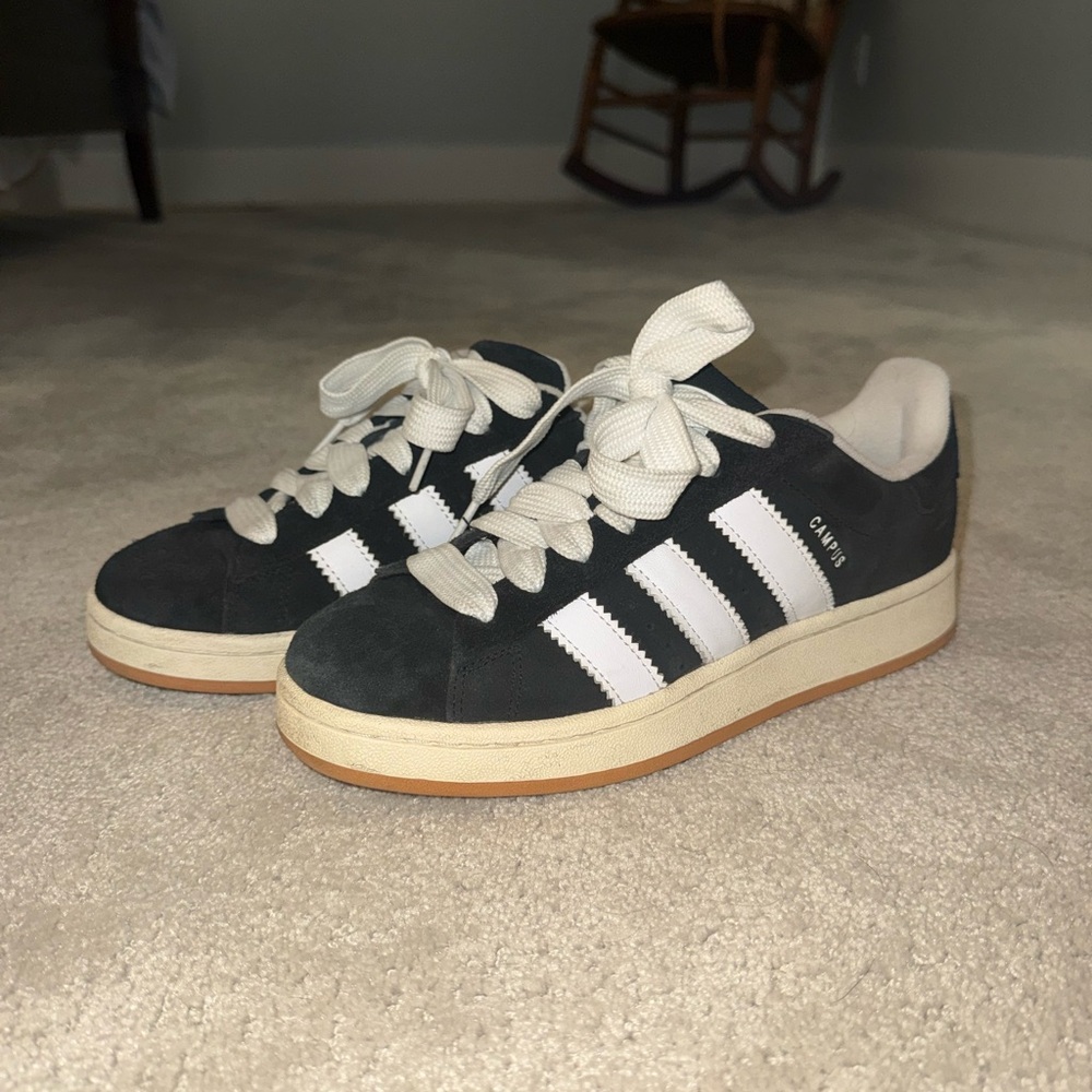 Black Adidas Campus!